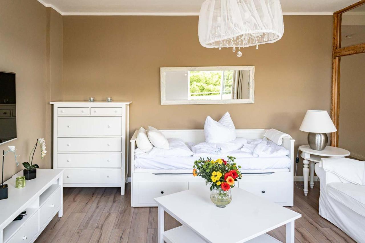 Apartmenthaus Chrischanshof รอสต็อค ภายนอก รูปภาพ