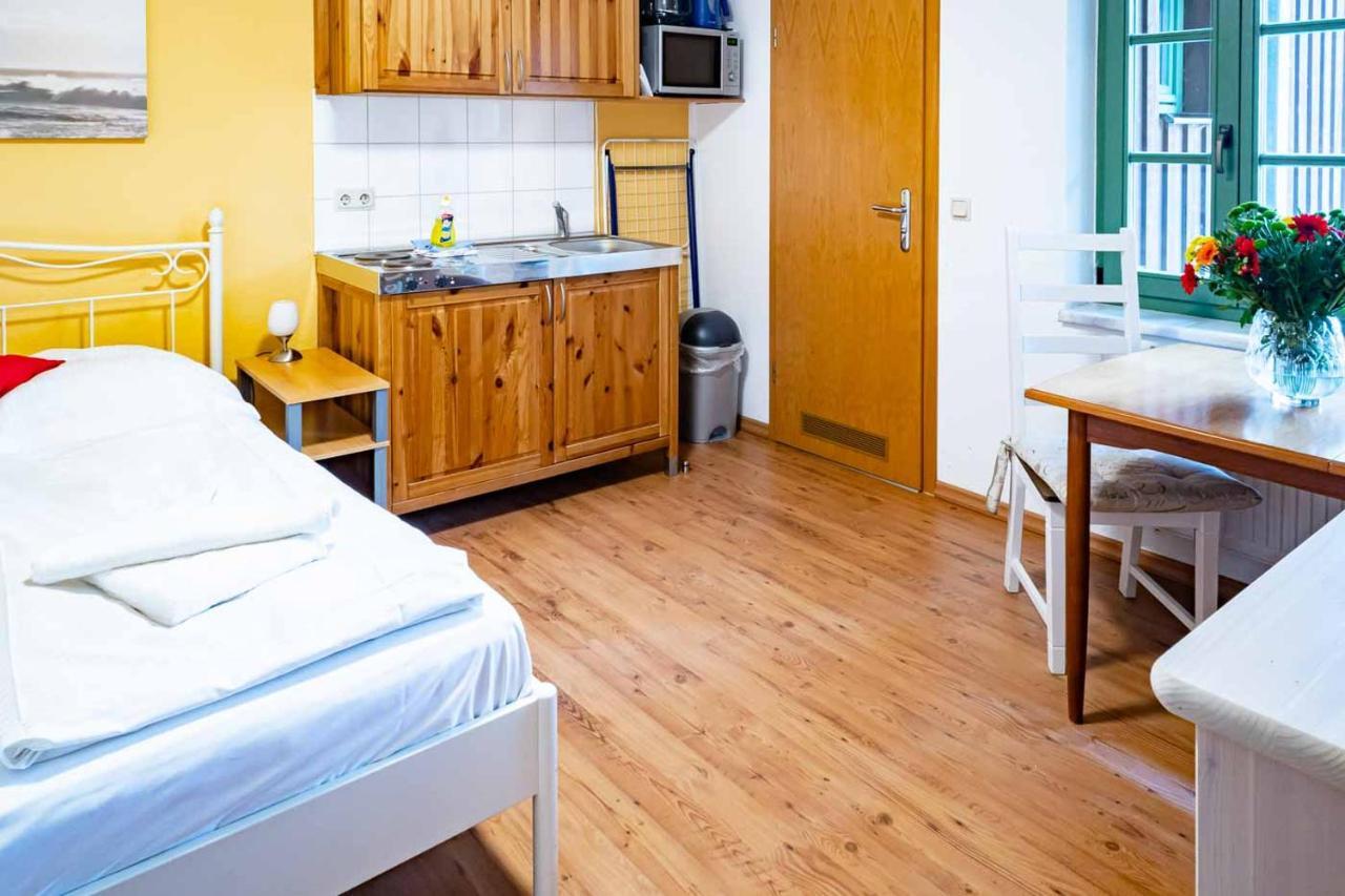 Apartmenthaus Chrischanshof รอสต็อค ภายนอก รูปภาพ