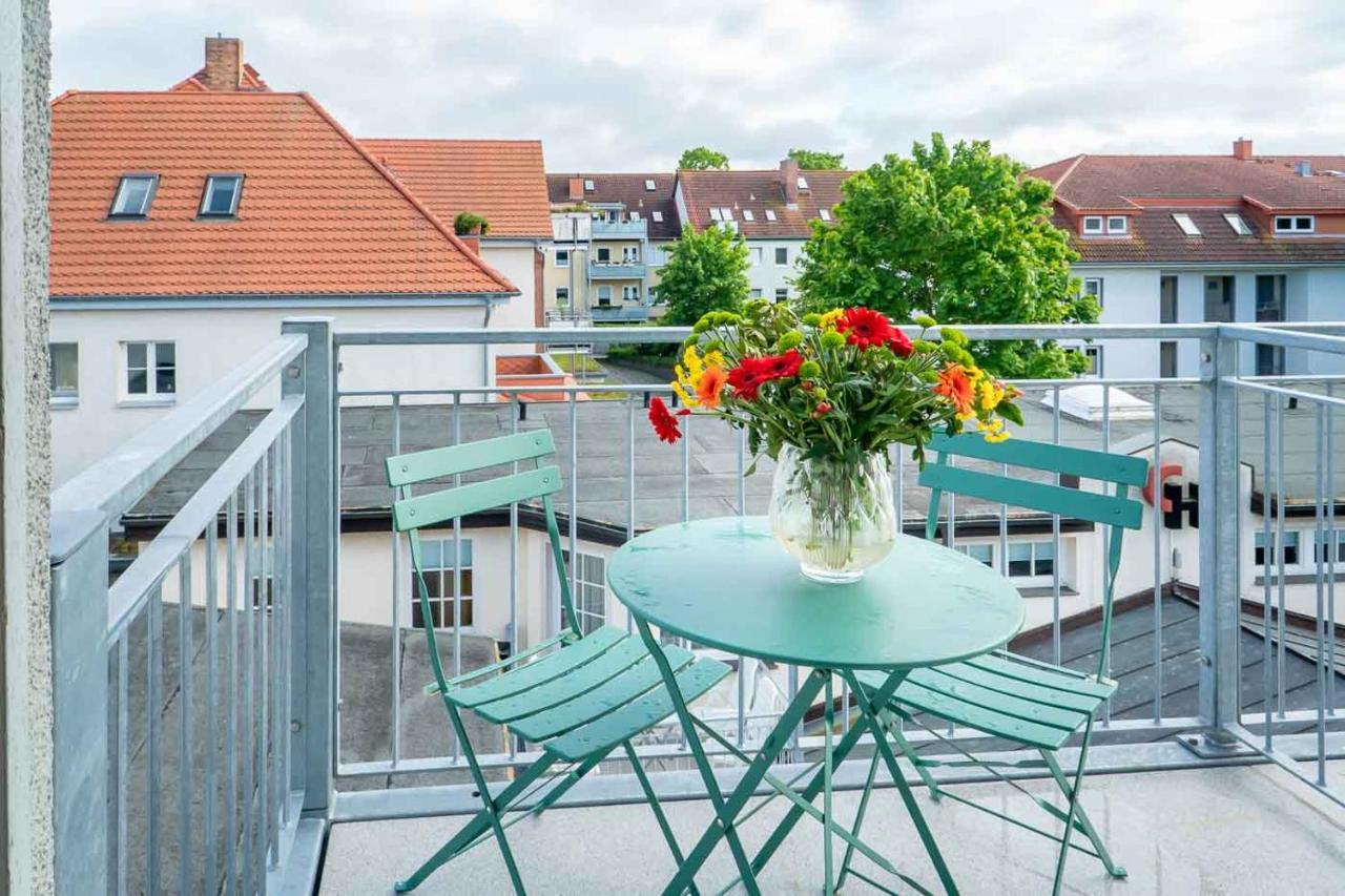 Apartmenthaus Chrischanshof รอสต็อค ภายนอก รูปภาพ